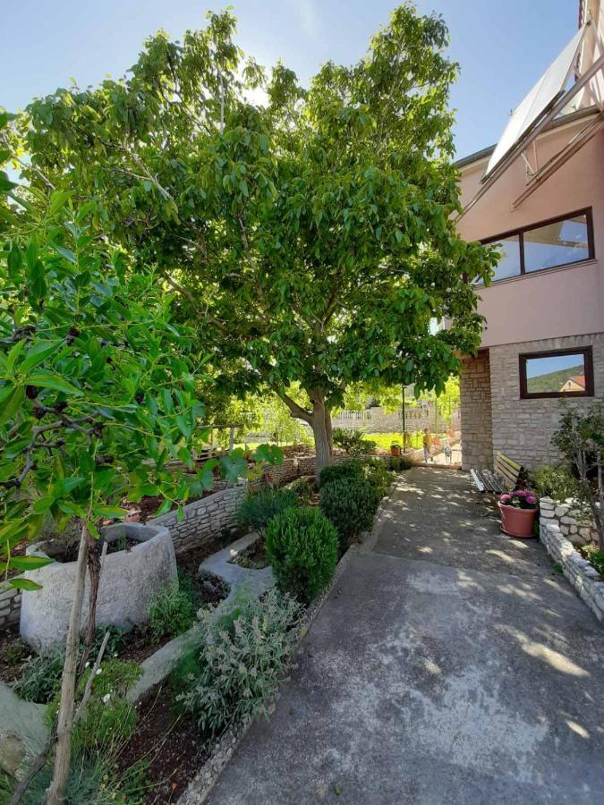 Apartments Izabela Muzic-Fornaric كريس المظهر الخارجي الصورة