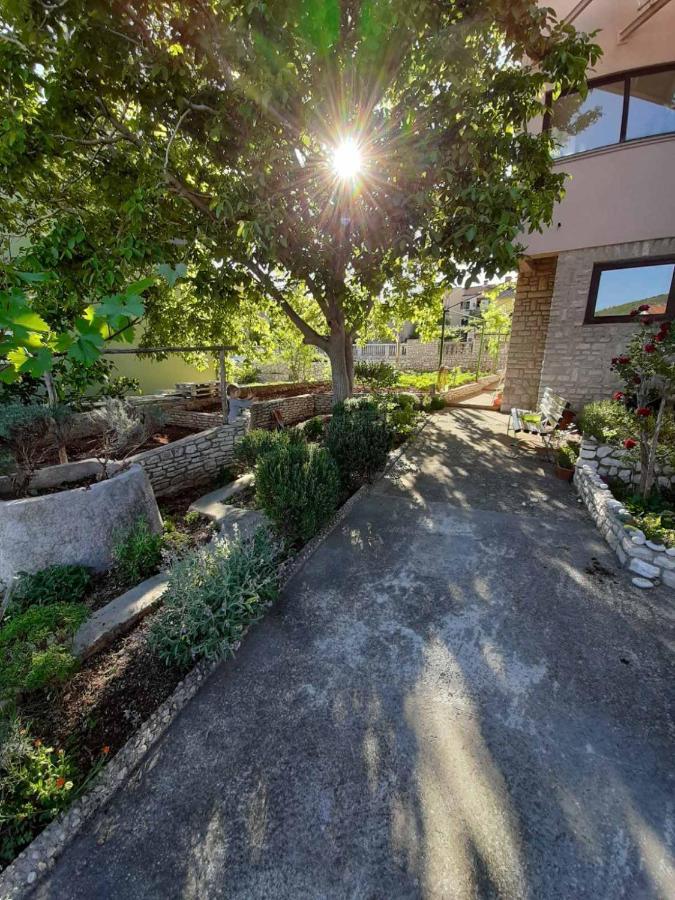 Apartments Izabela Muzic-Fornaric كريس المظهر الخارجي الصورة