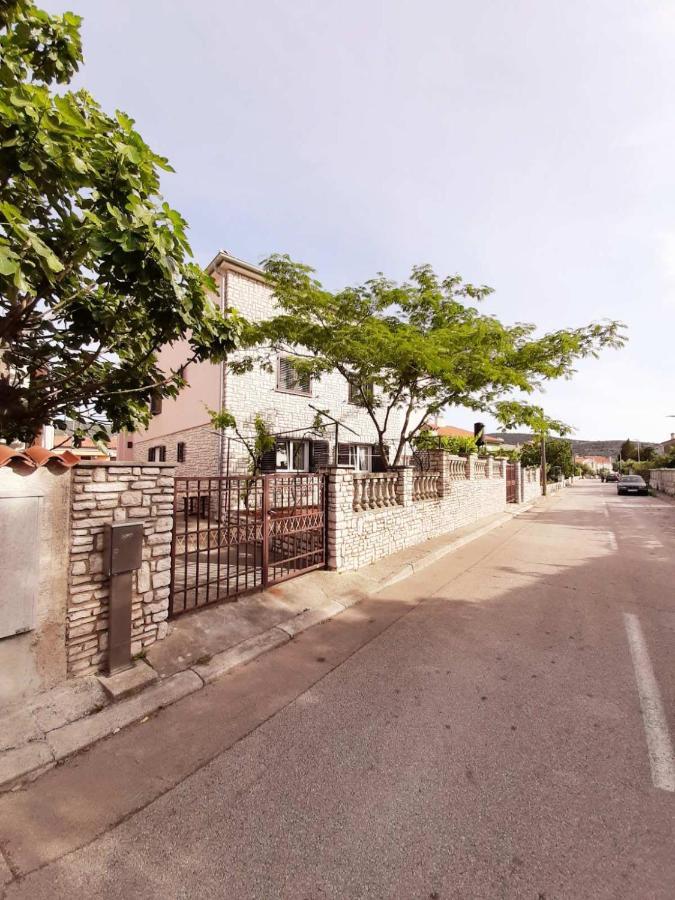 Apartments Izabela Muzic-Fornaric كريس المظهر الخارجي الصورة